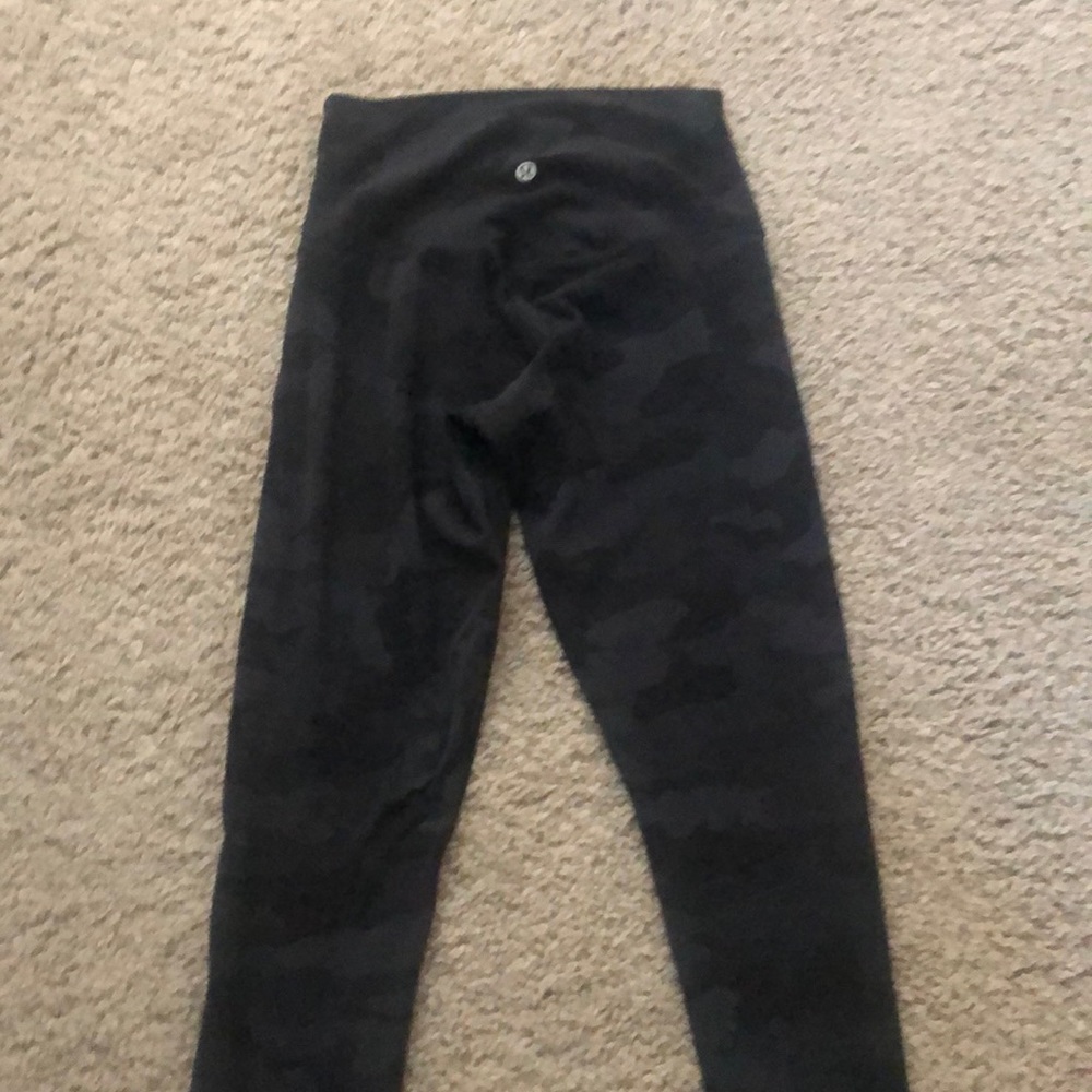 Lululemon leggings in Black Camo